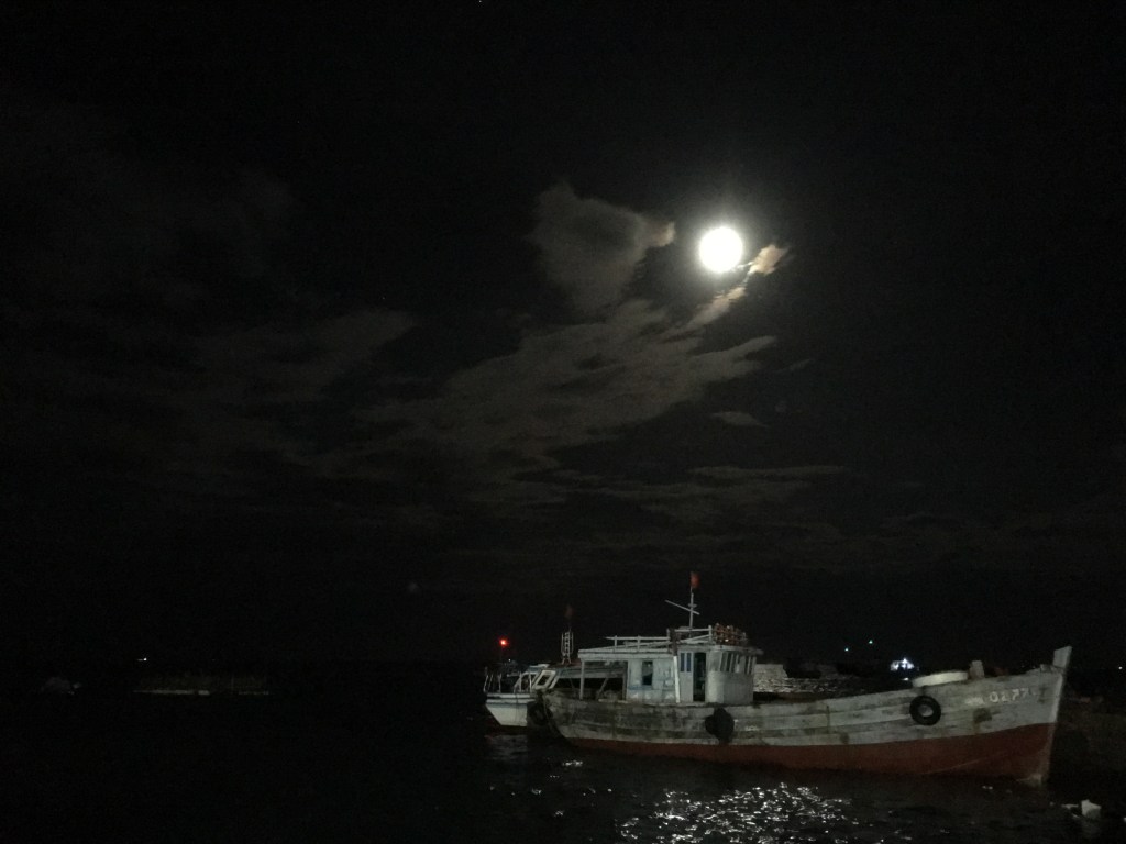 Tôi đi – Một đêm trên đảo Lý Sơn: Khi người say gặp kẻ&nbsp;điên